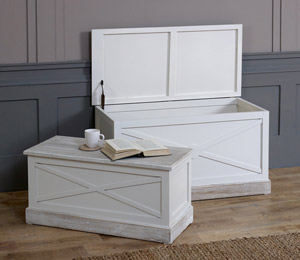 Blanket Boxes & Storage Trunks