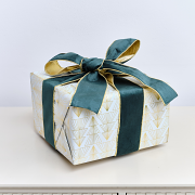 Large Green & Gold Velvet Wired Ribbon Garland - 270cm Large Green & Gold Velvet Wired Ribbon Garland - 270cm