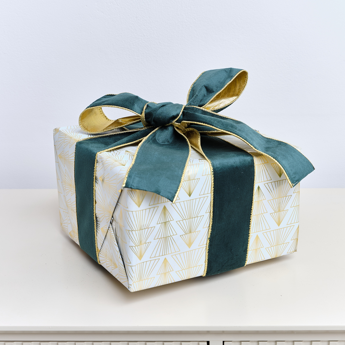 Large Green & Gold Velvet Wired Ribbon Garland - 270cm