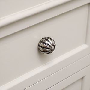 Antique Silver Round Scalloped Drawer Knob